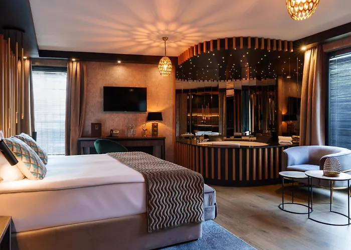 Art Penthouse With Jacuzzi - Center
